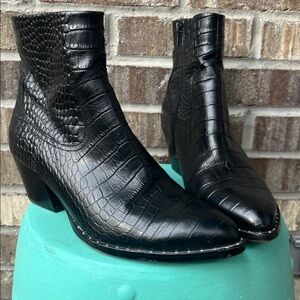 Something Navy black boots 9.5